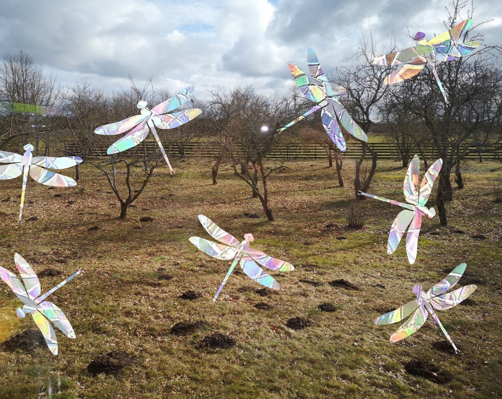 8 dragonfly suncatchers
