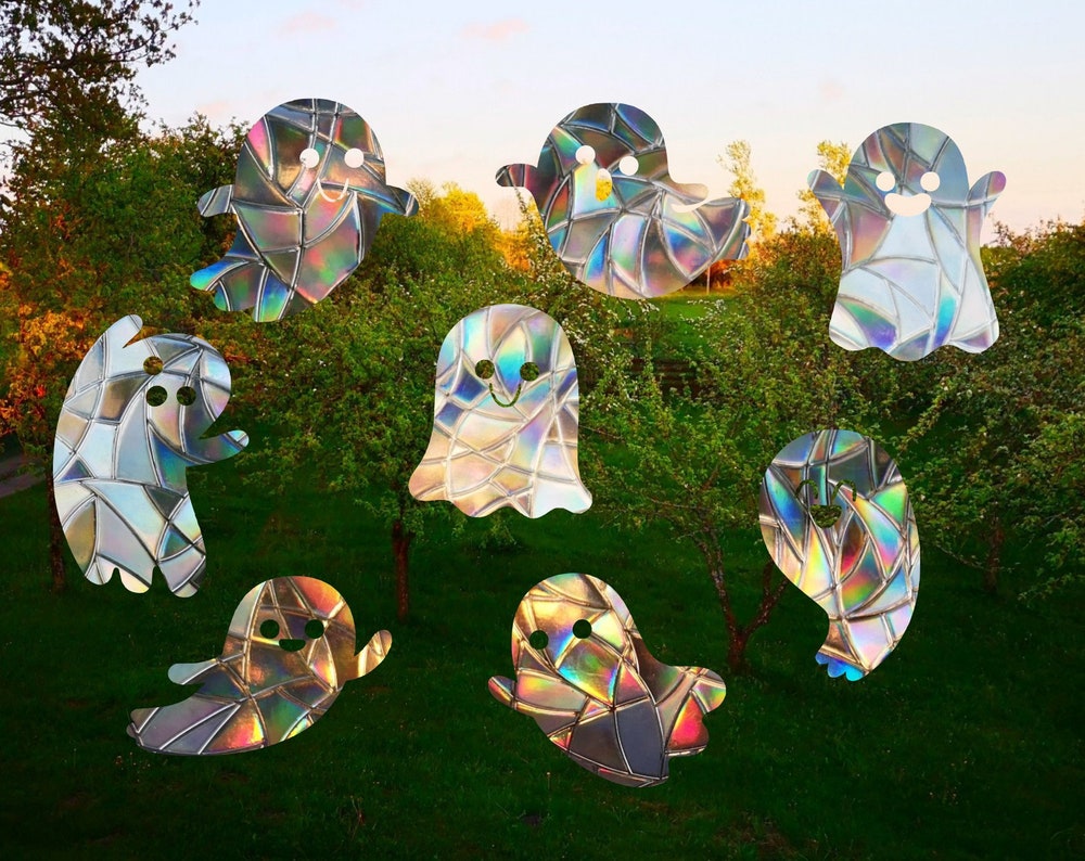 8 cute ghosts suncatchers